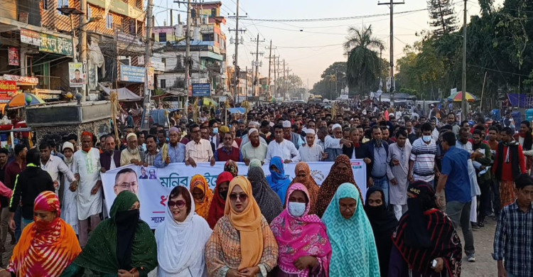 শ্যামনগরে বিএনপি প্রার্থী ড. মনিরুজ্জামানের পক্ষে বিশাল গণ-মিছিল ও পথসভা